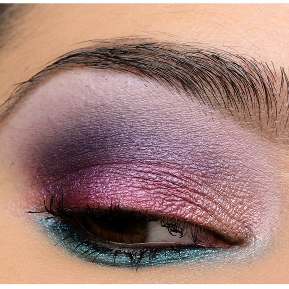 Urban Decay Heavy Metals Palette. - Picture 11 of 16